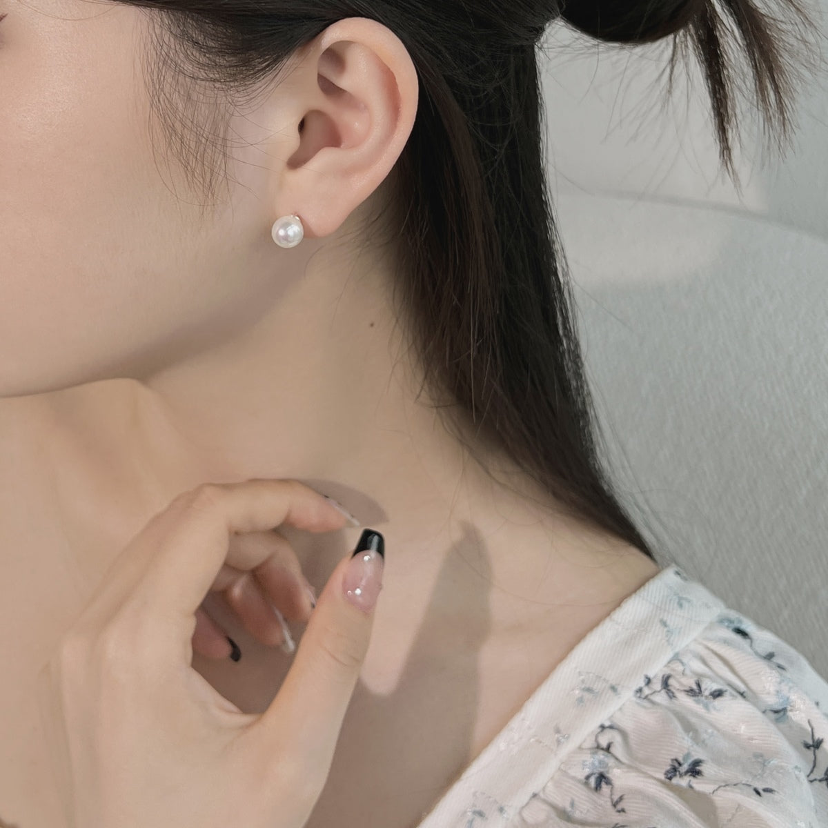 Angela Jewelry]Delicate Pearl Earrings