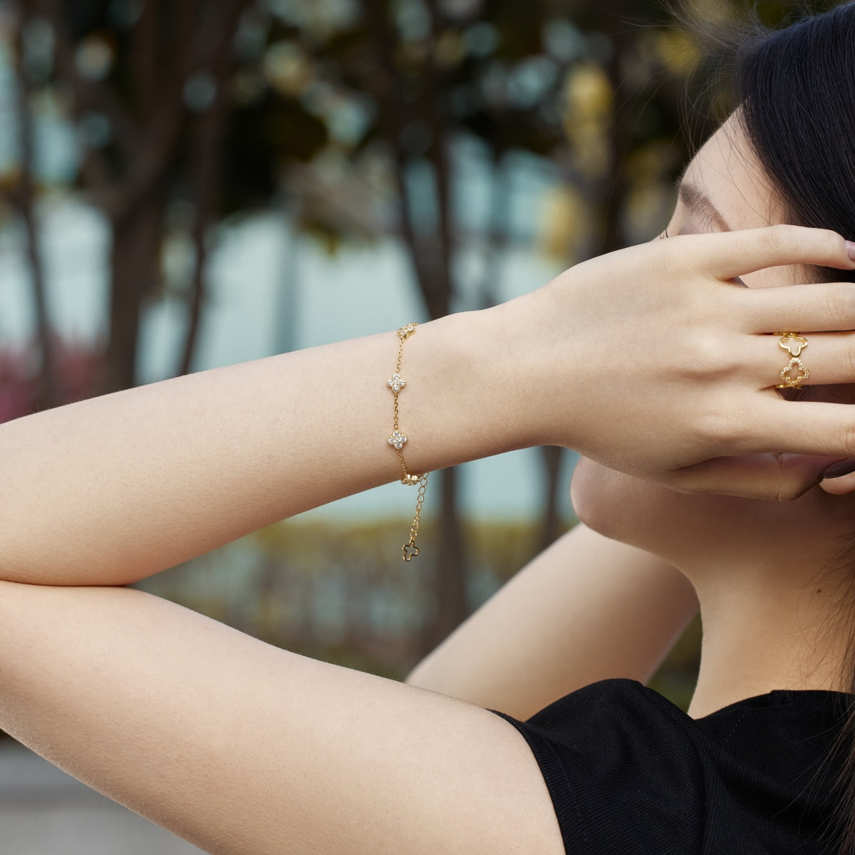 [Angela Jewelry]Four-Leaf Clover Hollow Butterfly Bracelet