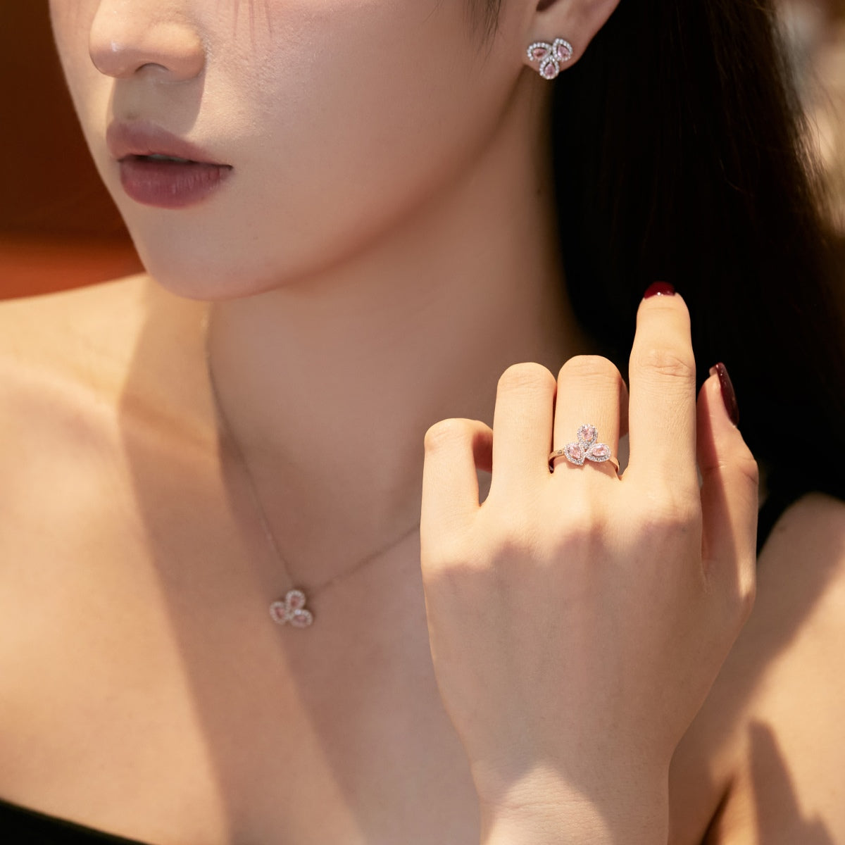 Angela Jewelry]Elegant Flower Shape Pear Cut Necklace