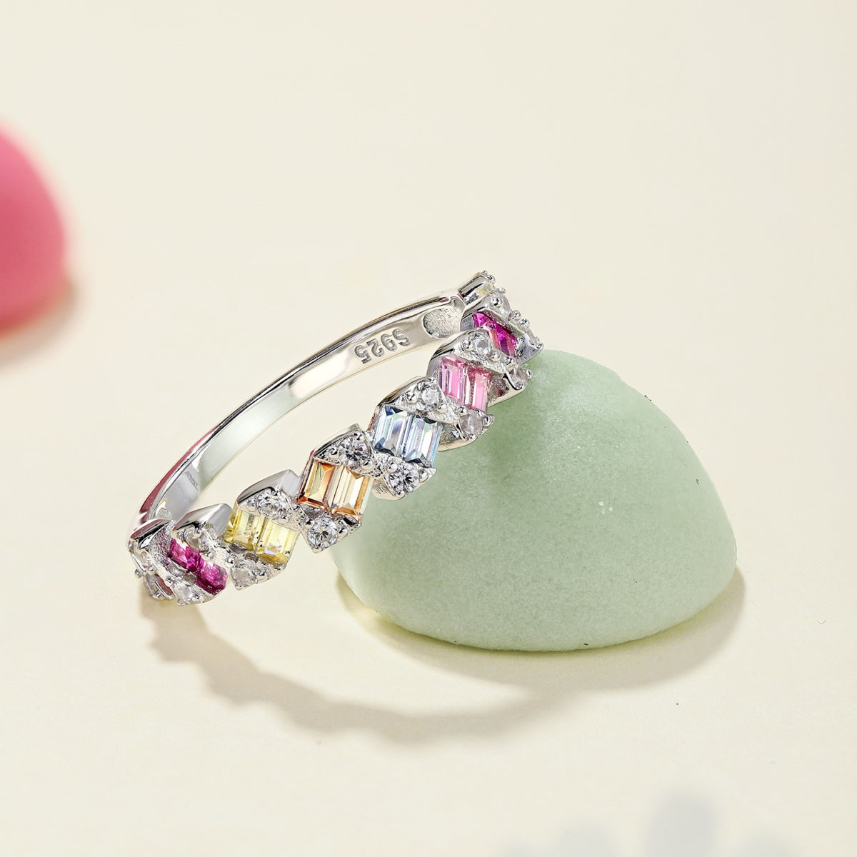 Angela Jewelry]Delicate Vibrant Emerald Cut Daily Ring