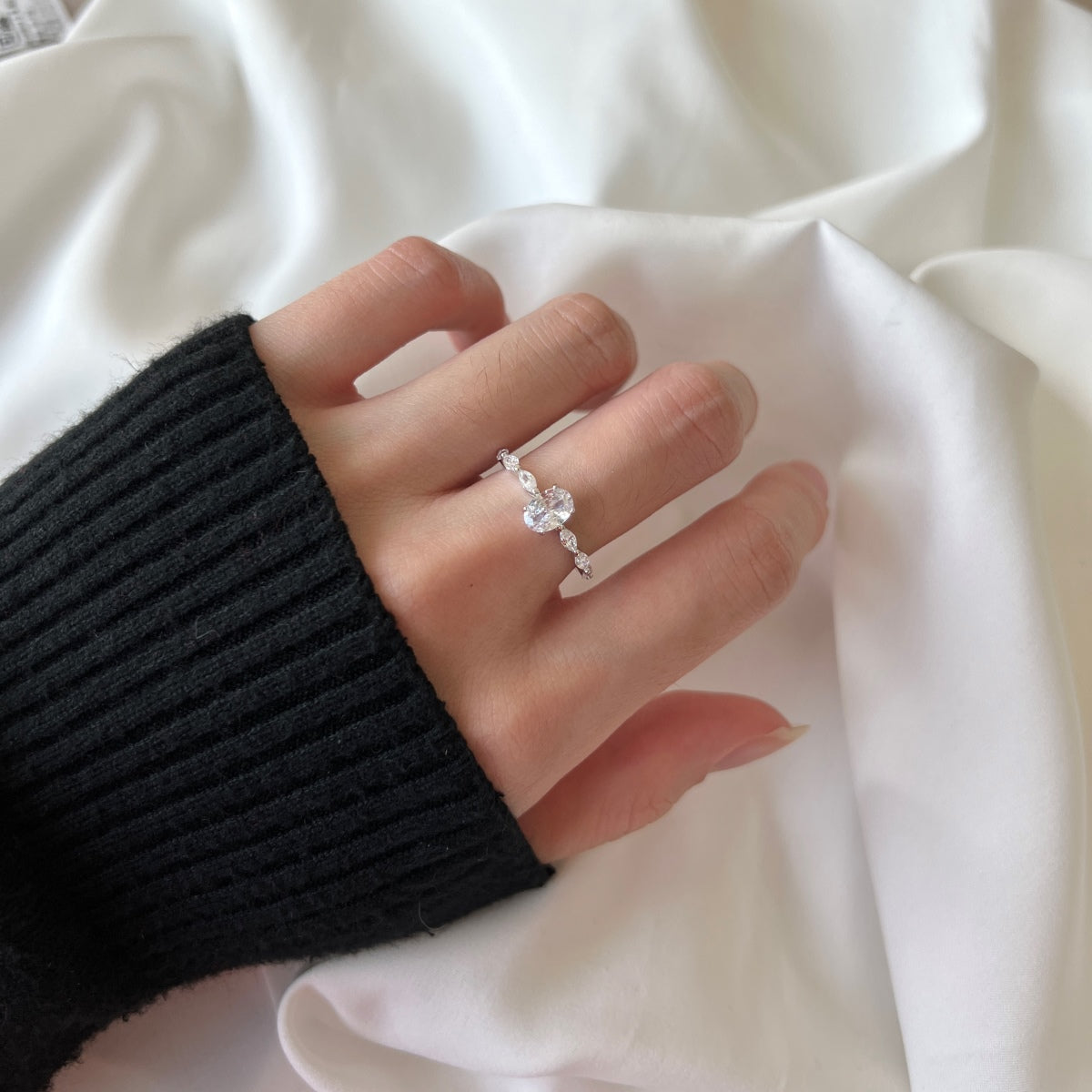 Angela Jewelry]0.75 Carat Luxurious Vibrant Elongated Cushion Cut Daily Ring