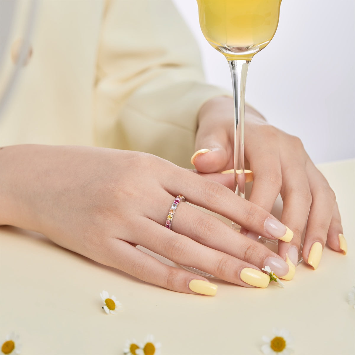 Angela Jewelry]Dazzling Lustrous Round Cut Tennis Ring