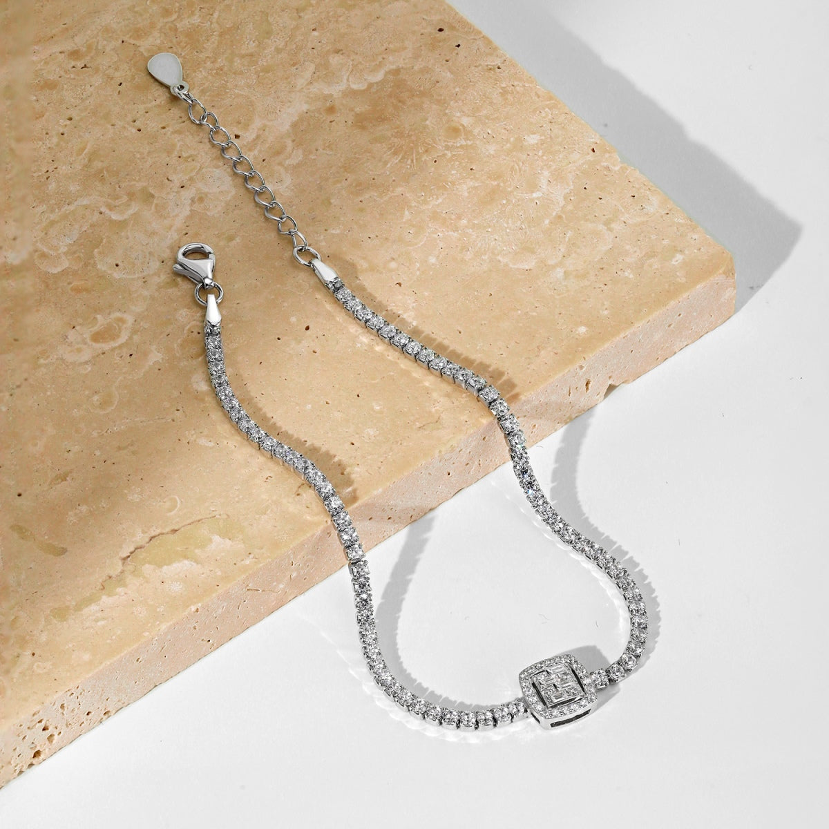Angela Jewelry]Luxurious Dazzling Square Shape Banquet Bracelet