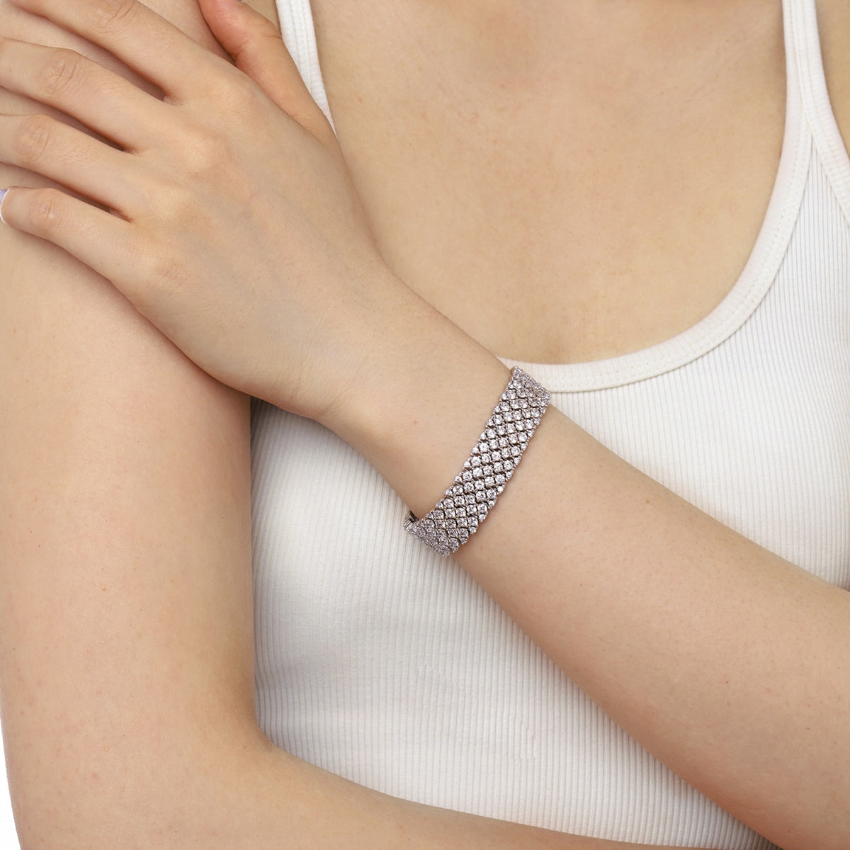 Angela Jewelry]Ornate Elegant Round Cut Party Bracelet