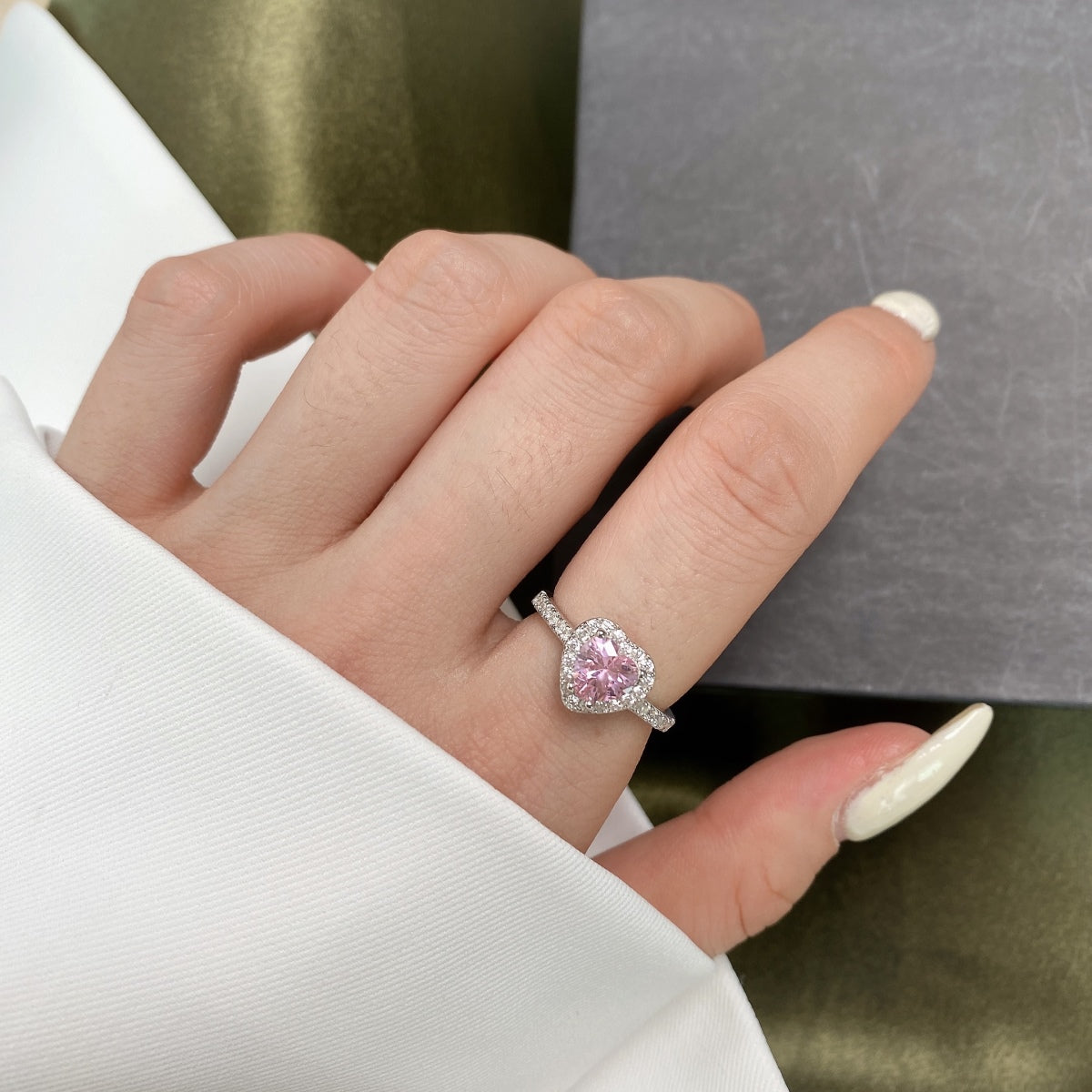 Angela Jewelry]Eternity Splashy Romantic Heart Shape Lover Ring