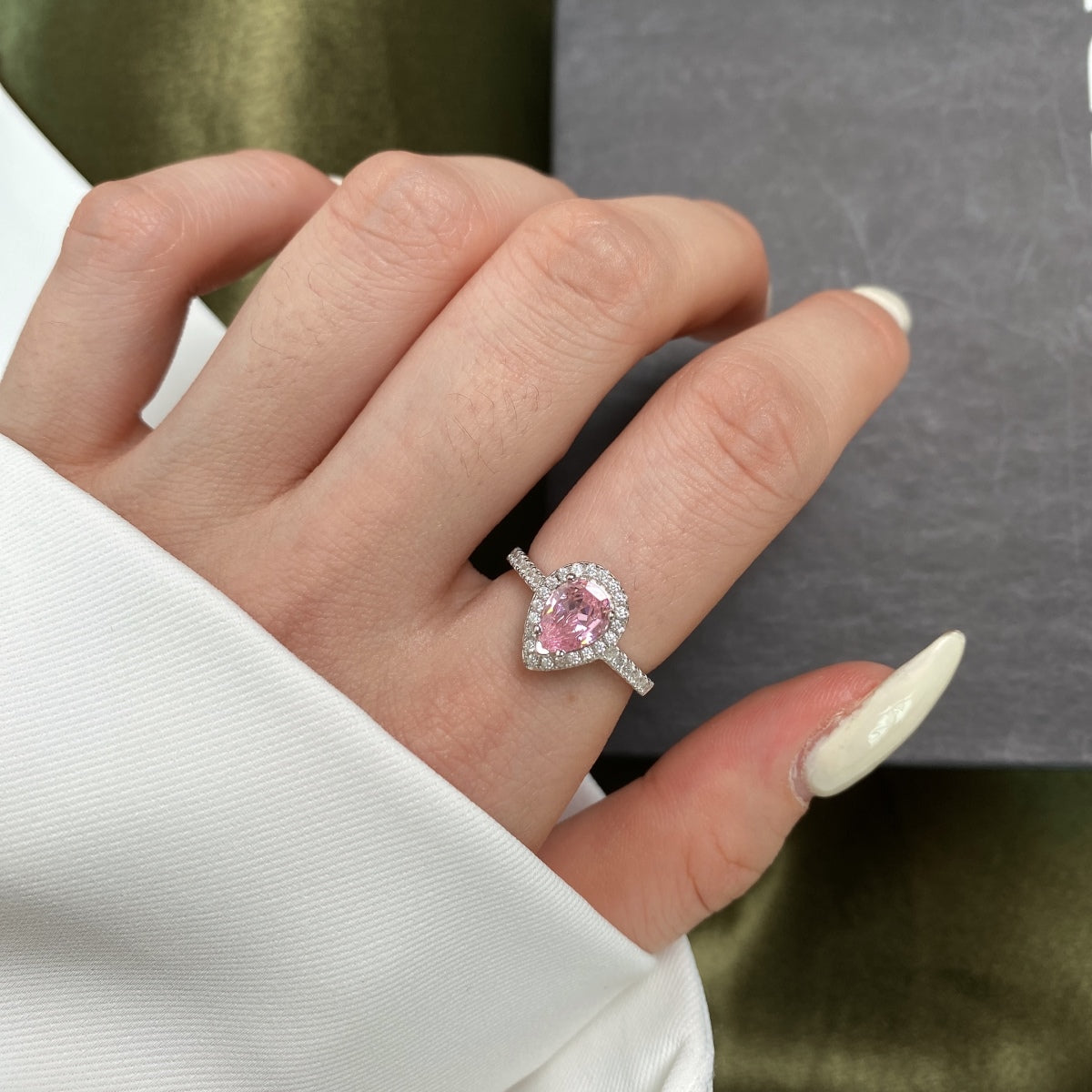 Angela Jewelry]1.0 Carat Luxurious Resplendent Water Drop Shape Wedding Ring