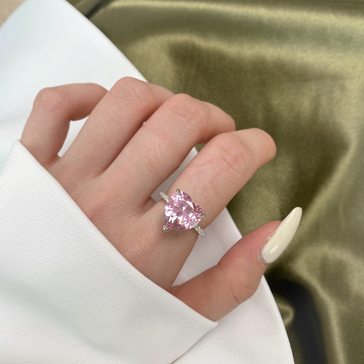 Angela Jewelry]6.0 Carat Luxurious Sparkling Romantic Heart Cut Lover Ring