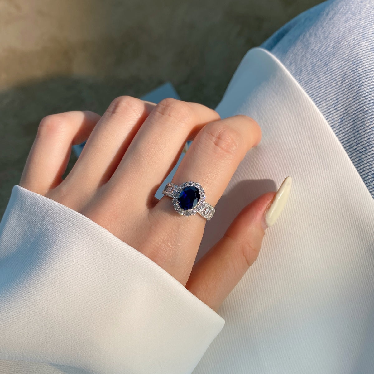 Angela Jewelry]1.5 Carat Dazzling Charming Oval Cut Banquet Ring