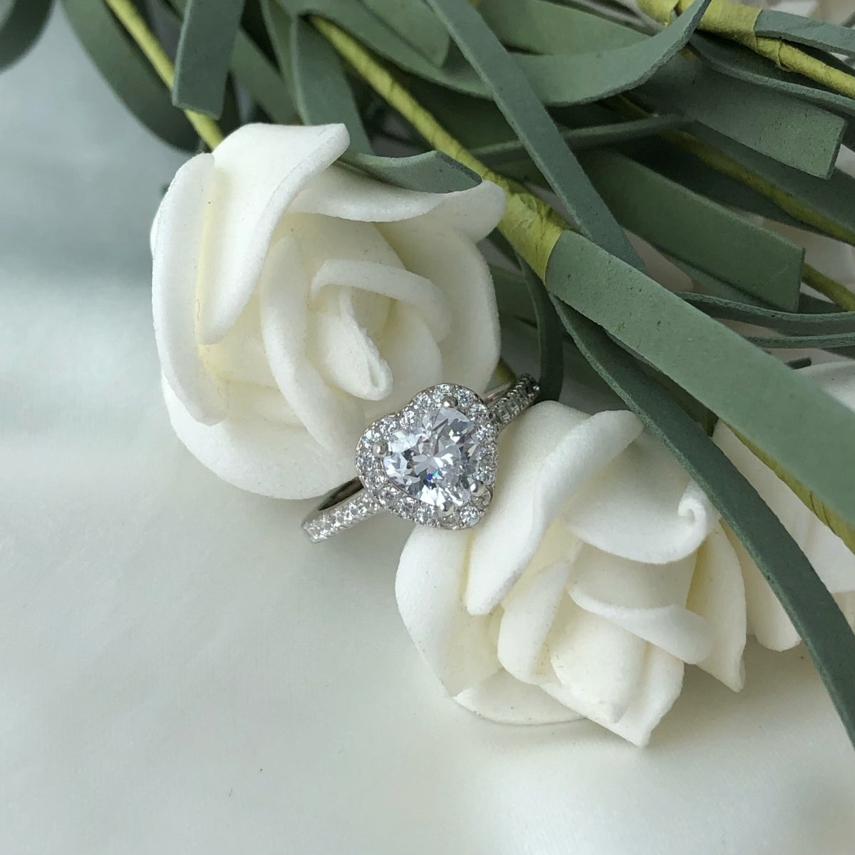 Angela Jewelry]Eternity Splashy Romantic Heart Shape Lover Ring