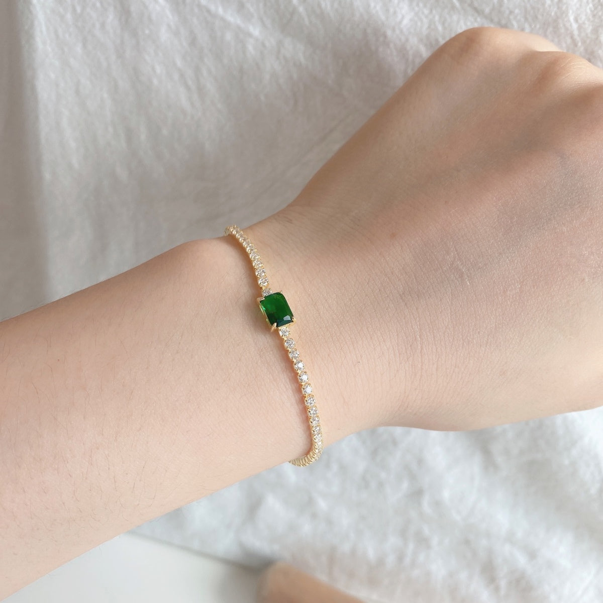 Angela Jewelry]1.0 Carat Unique Emerald Cut Banquet Bracelet