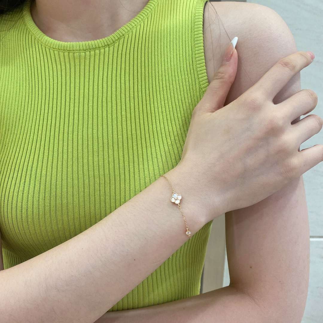 Angela Jewelry]Delicate Four Leaf Clover Bracelet