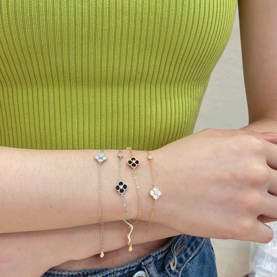 Angela Jewelry]Delicate Four Leaf Clover Bracelet
