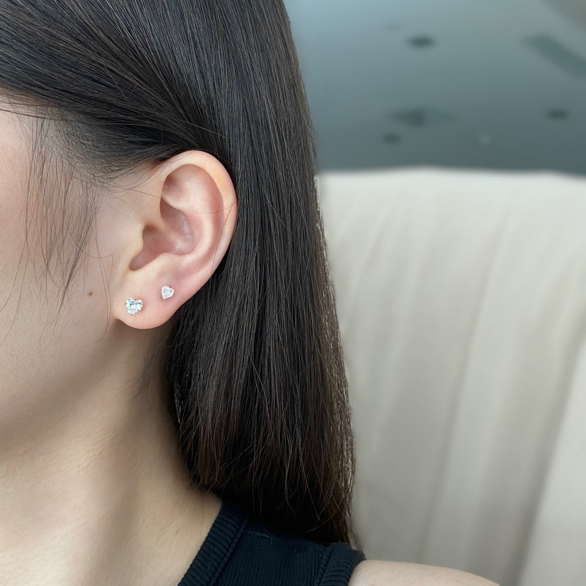 Angela Jewelry]Sparkling Heart Shaped Simple Earrings