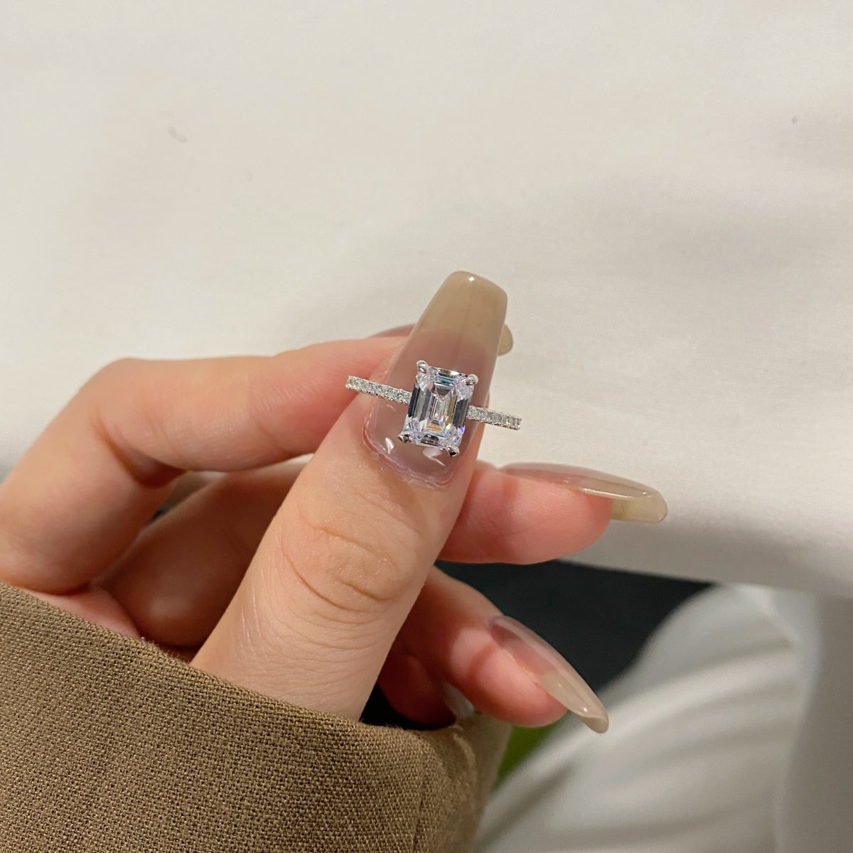 Angela Jewelry]2.0 Carat Scintillating Ornate Radiant Cut Party Ring