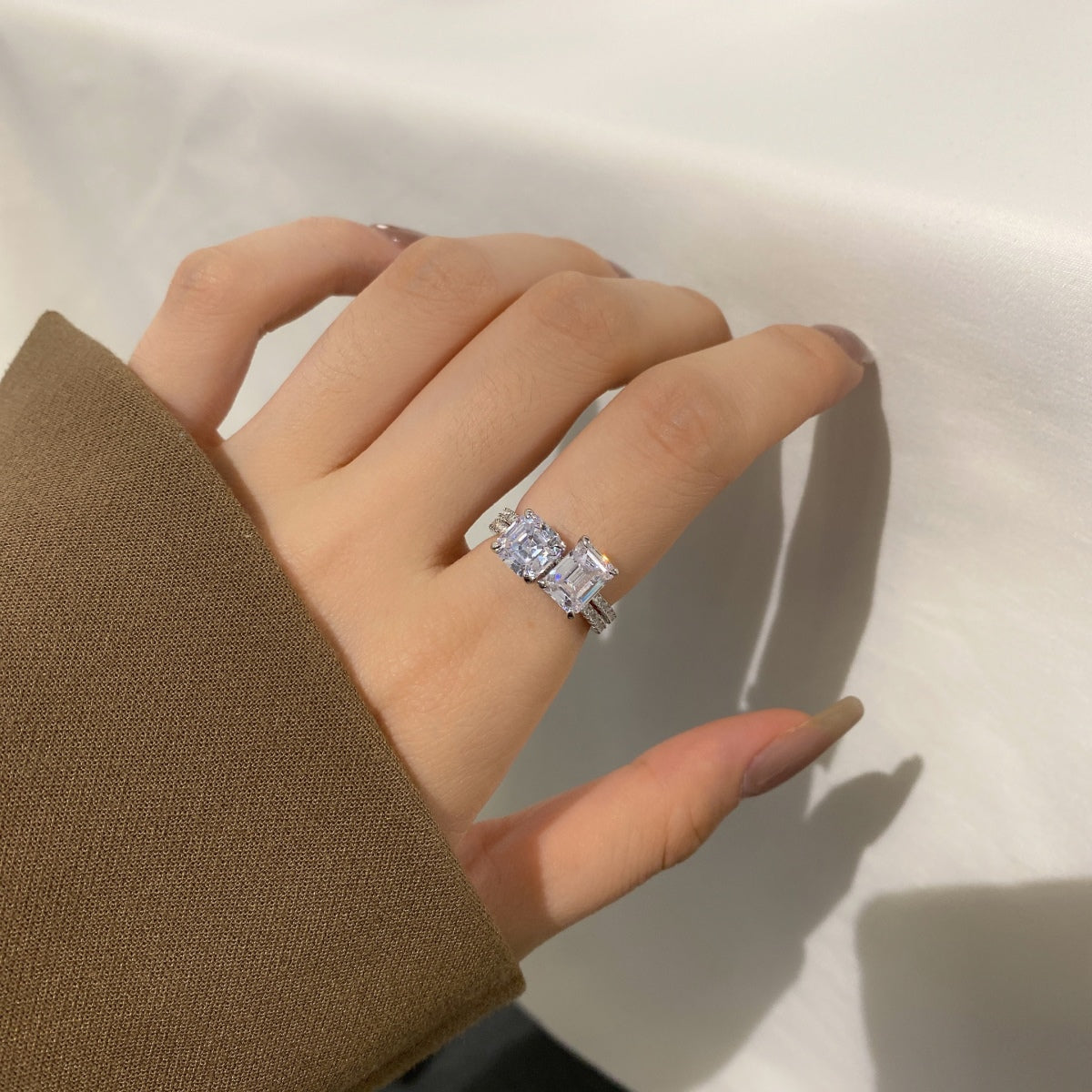 Angela Jewelry]2.0 Carat Scintillating Ornate Radiant Cut Party Ring