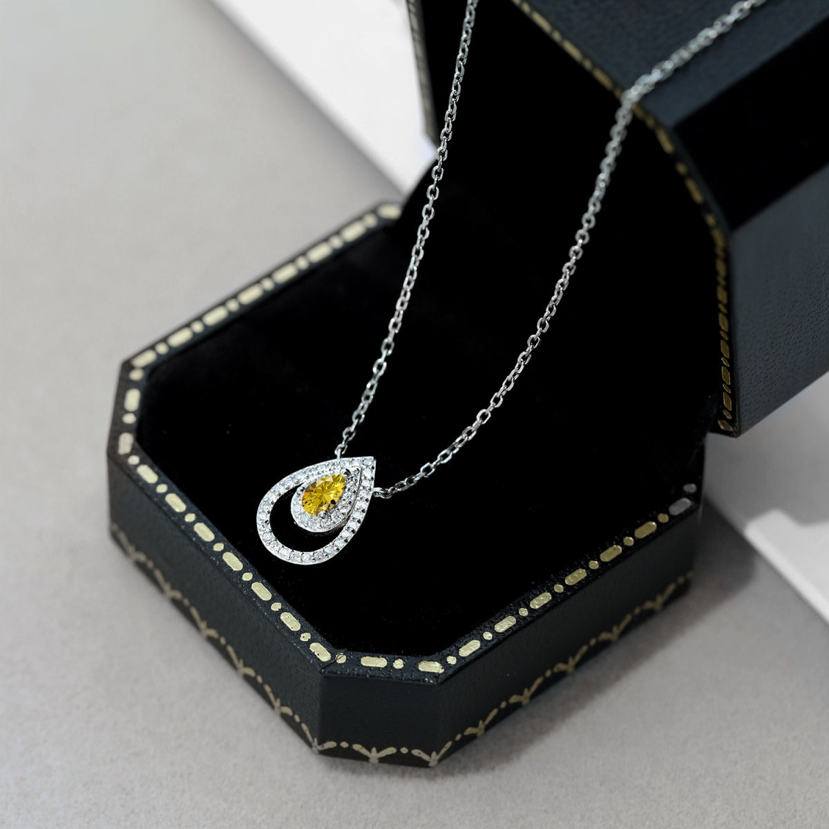 Angela Jewelry]Sparkling Pear Cut Necklace