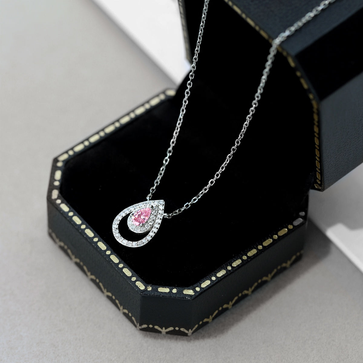 Angela Jewelry]Sparkling Pear Cut Necklace