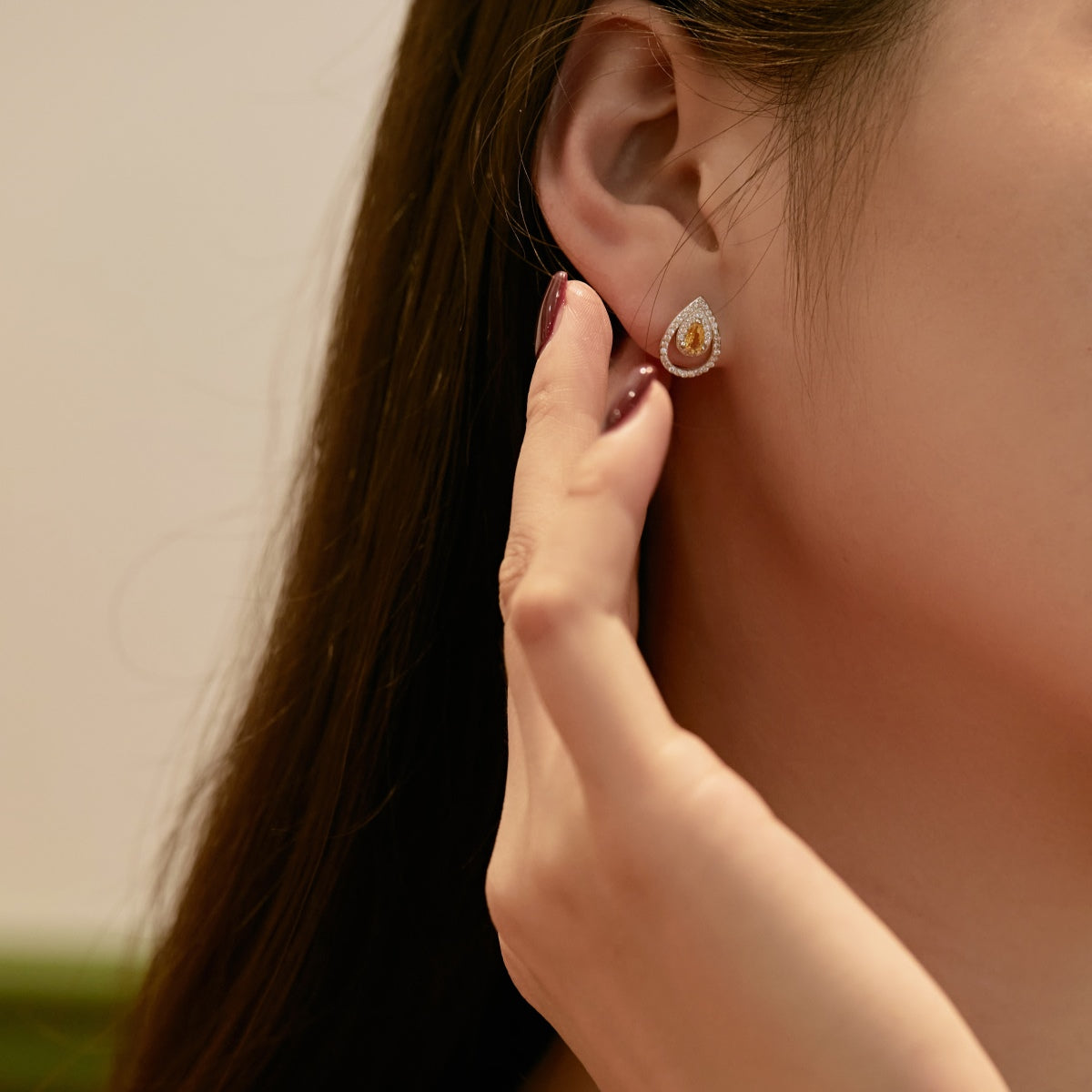 Angela Jewelry]Sparkling Delicate Water Drop Shape Daily Earrings