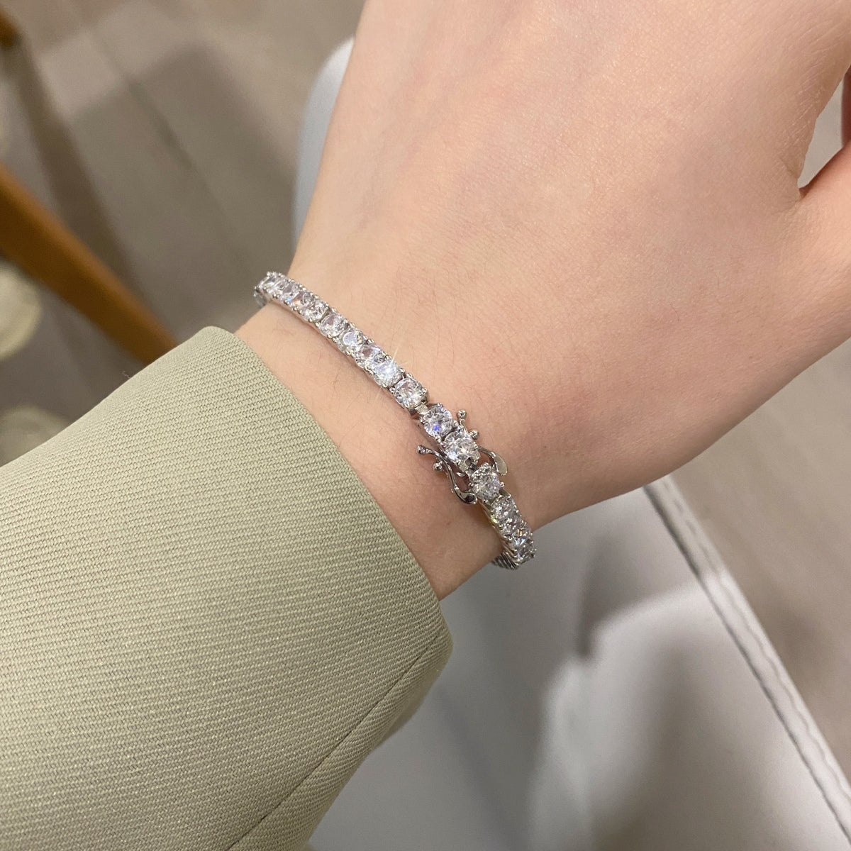 Angela Jewelry]Luxurious Ornate Round Cut Tennis Bracelet