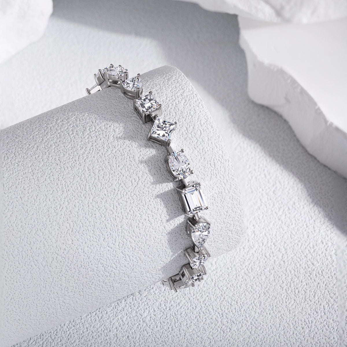 Angela Jewelry]Unique Exquisite Multi Cut Daily Bracelet