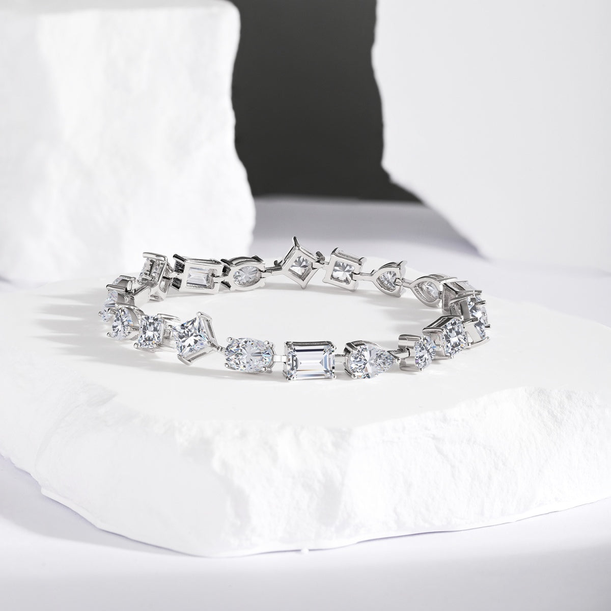 Angela Jewelry]Unique Exquisite Multi Cut Daily Bracelet