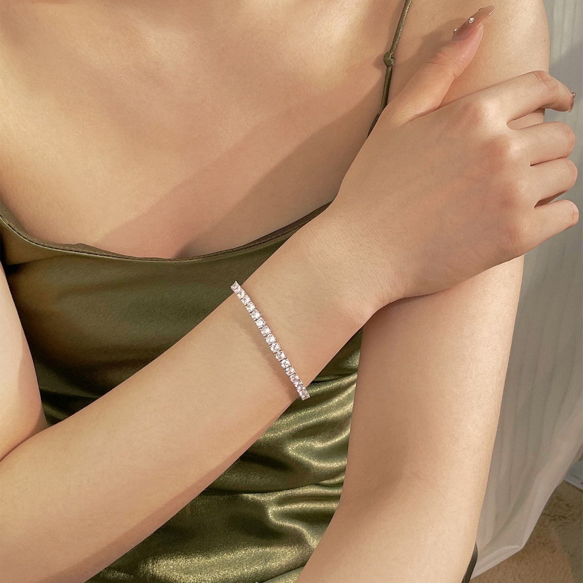 Angela Jewelry]Luxurious Ornate Round Cut Tennis Bracelet