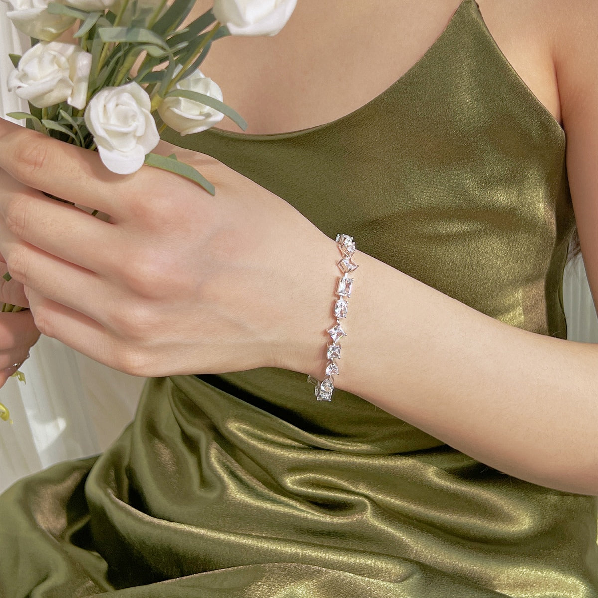 Angela Jewelry]Unique Exquisite Multi Cut Daily Bracelet