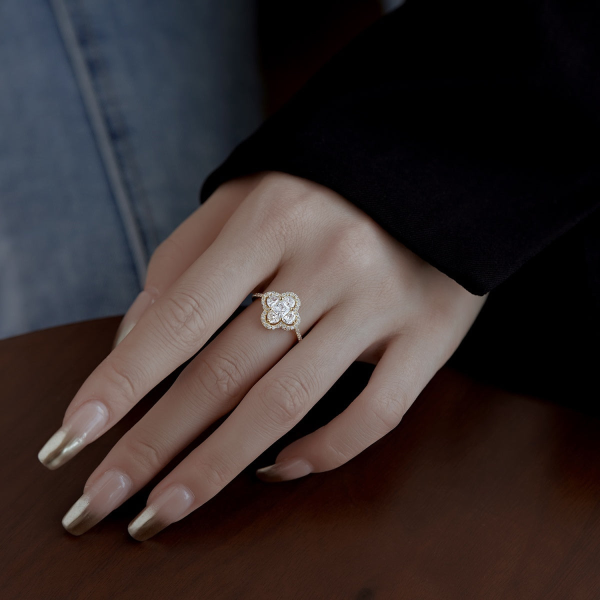 Angela Jewelry]Luxurious Eternity Flower Shape Banquet Ring