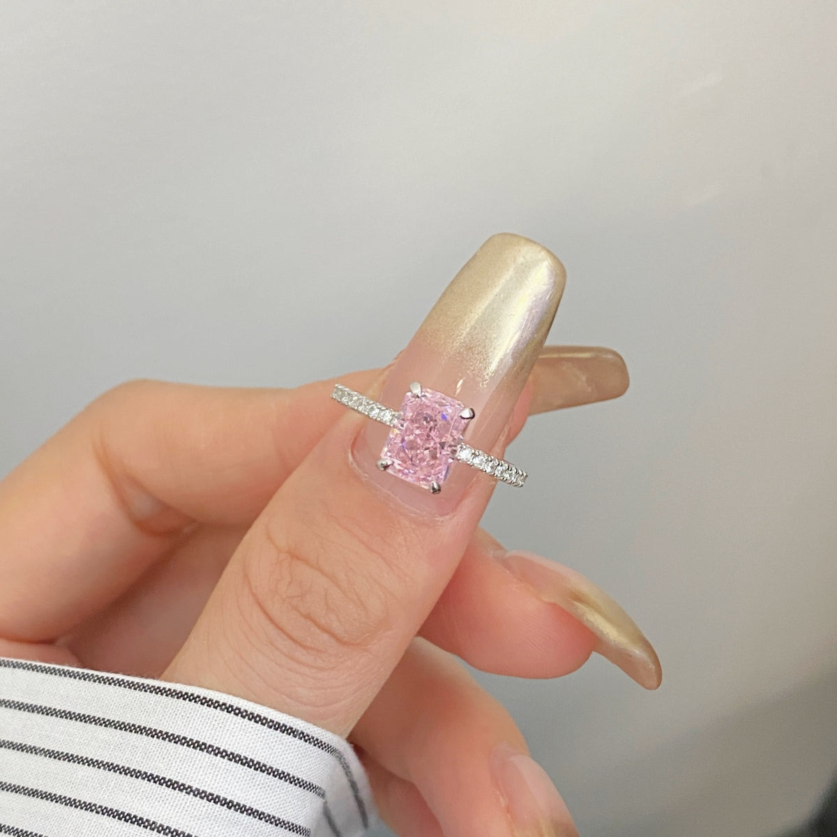 Angela Jewelry]2.0 Carat Dazzling Sparkling Radiant Cut Party Ring
