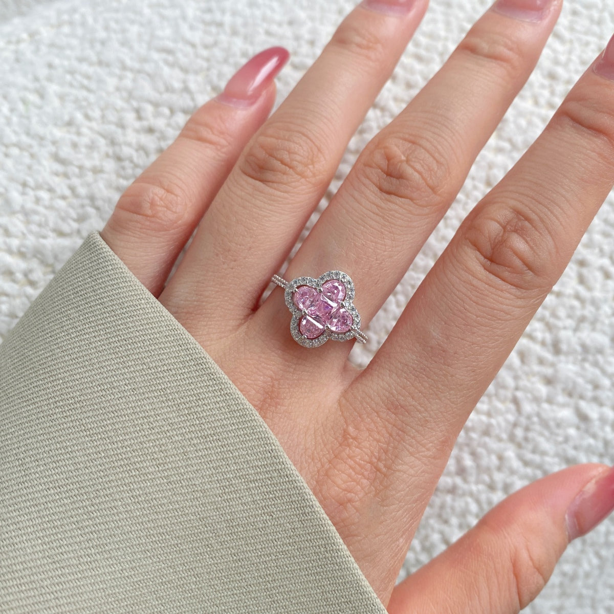 Angela Jewelry]Luxurious Eternity Flower Shape Banquet Ring