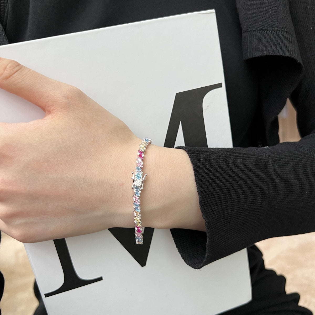 Angela Jewelry]Ornate Sparkling Multi Cut Party Bracelet
