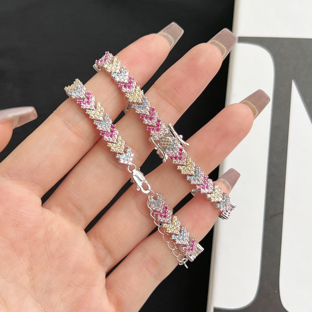 Angela Jewelry]Ornate Sparkling Round Cut Party Bracelet