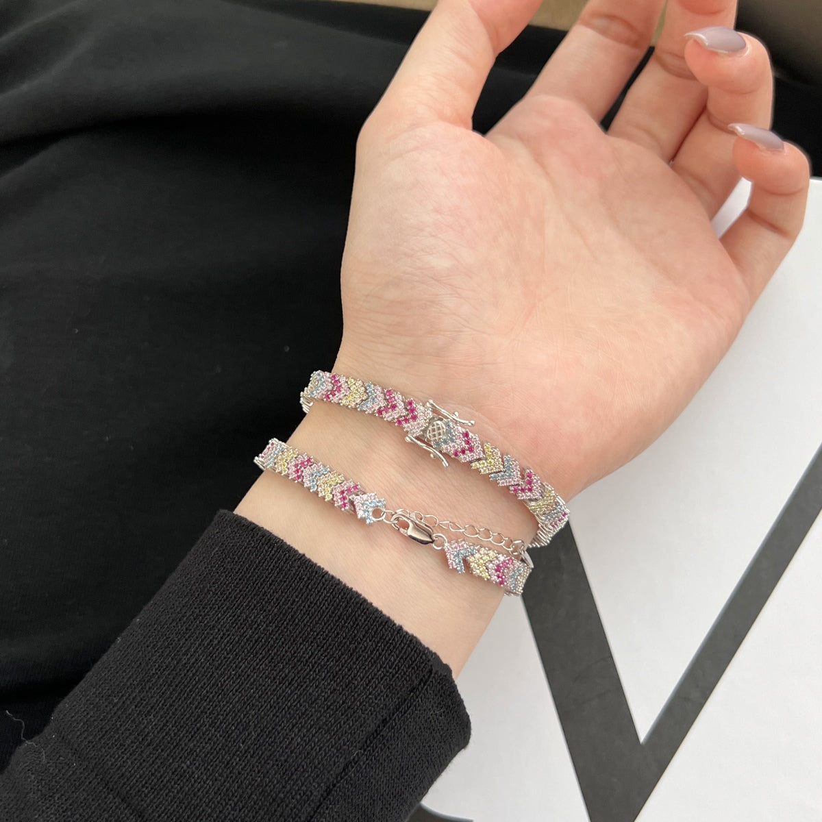 Angela Jewelry]Ornate Sparkling Round Cut Party Bracelet