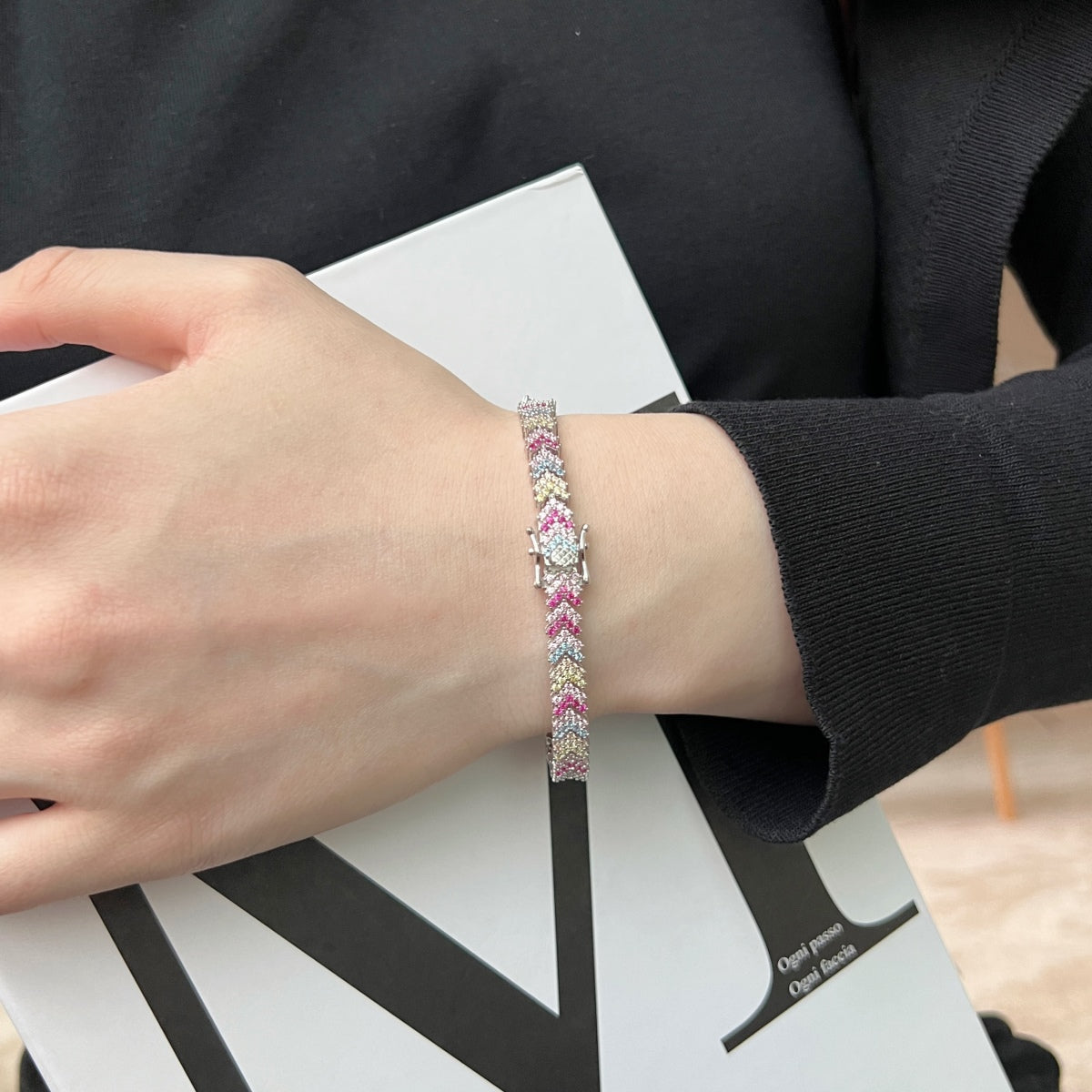 Angela Jewelry]Ornate Sparkling Round Cut Party Bracelet