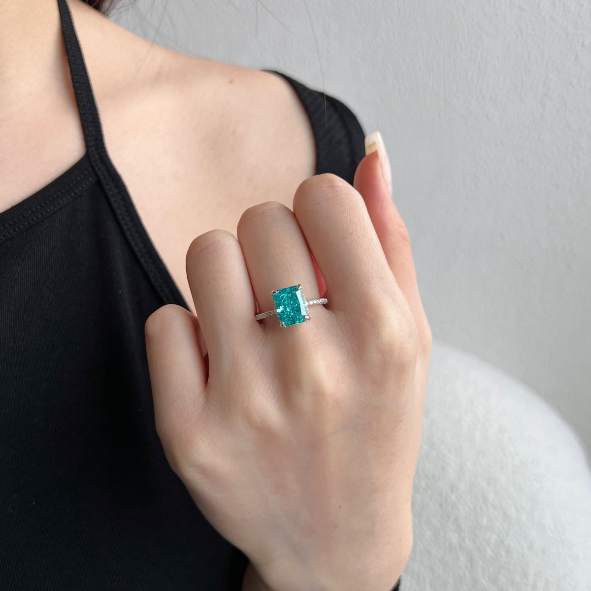 Angela Jewelry]4.0 Carat Luxurious Engagement Ring