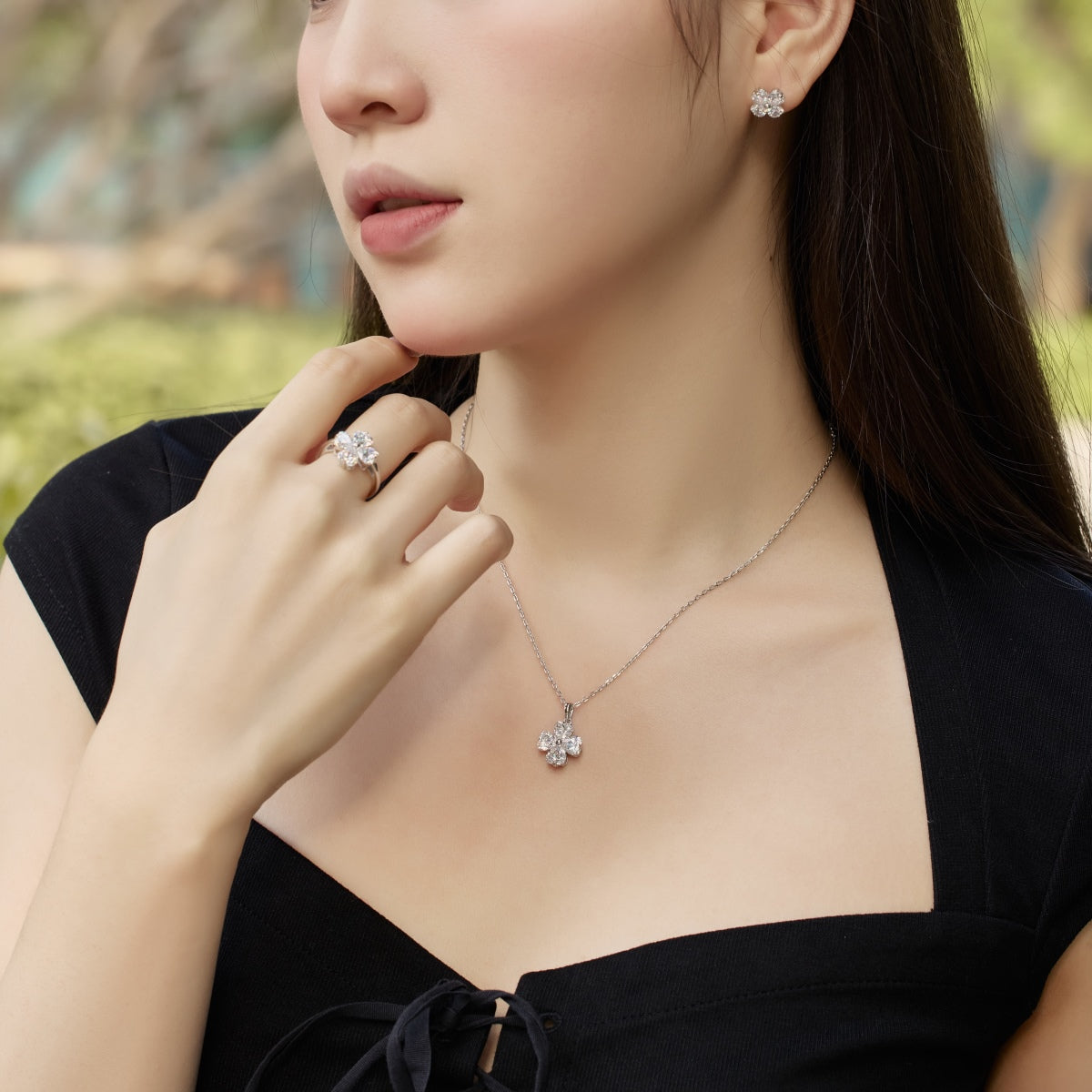 Angela Jewelry]Heart-Shaped Four-Leaf Clover Bead Necklace