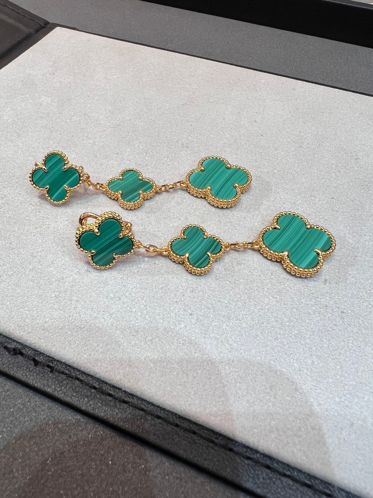 [Angela Jewellery]CLOVER MALACHITE 3 MOTIFS GOLD