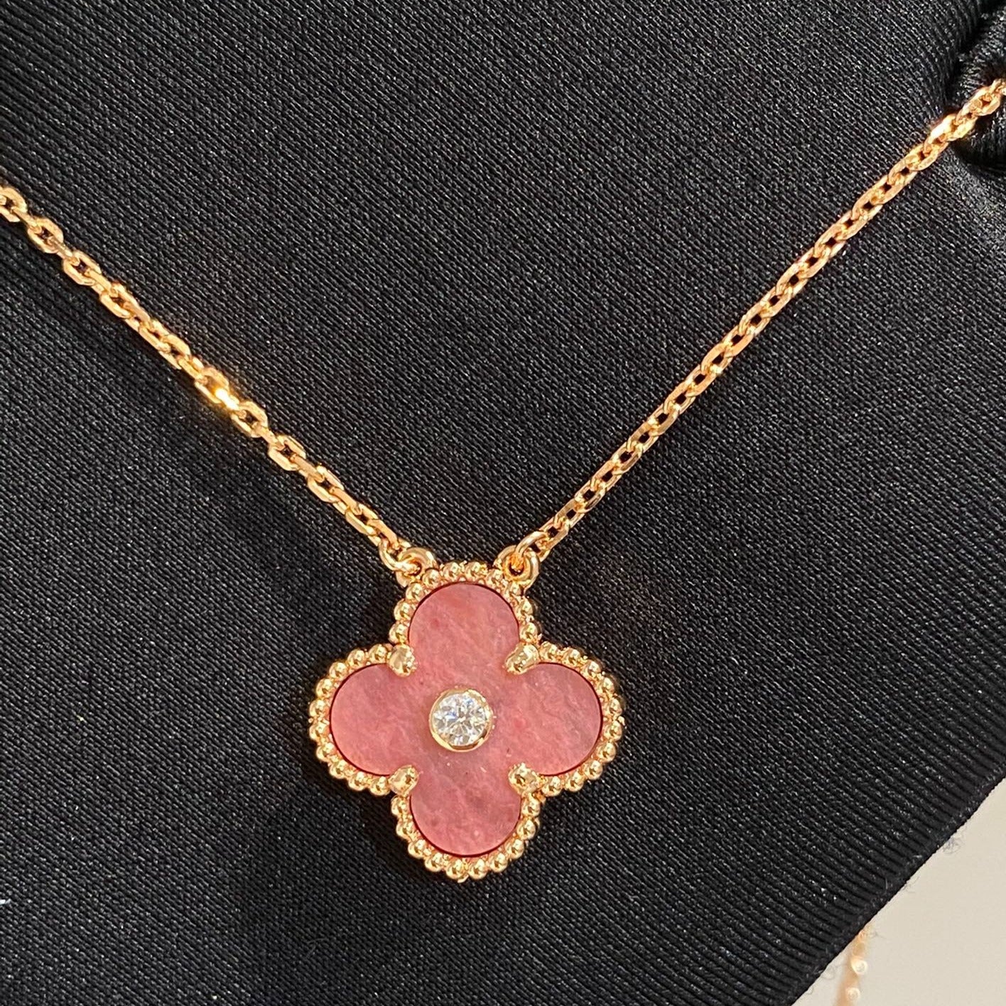 [Angela Jewellery]CLOVER 15MM DIAMOND RHODONITE NECKLACE