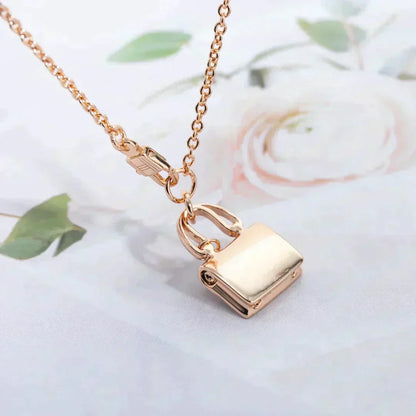 [Angela Jewellery]AMULETTE PEDANT ROSE GOLD NECKLACE