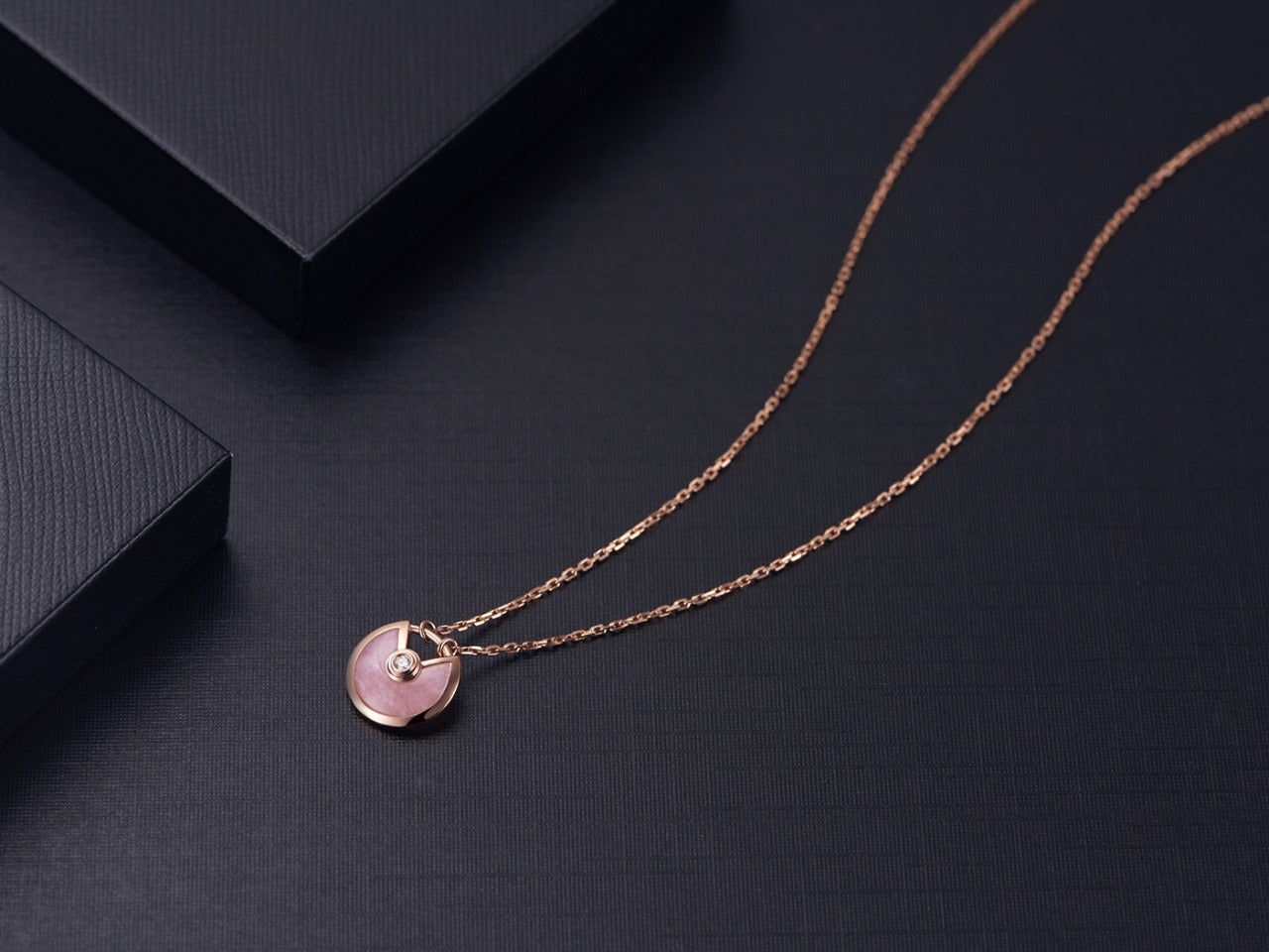 [Angela Jewellery]AMULETTE ROSE GOLD PINK MOP NECKLACE
