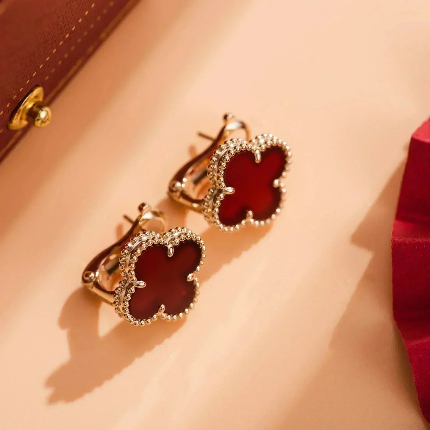 [Angela Jewellery]CLOVER MEDIUM 1 MOTIFS CARNELIAN  EARRINGS