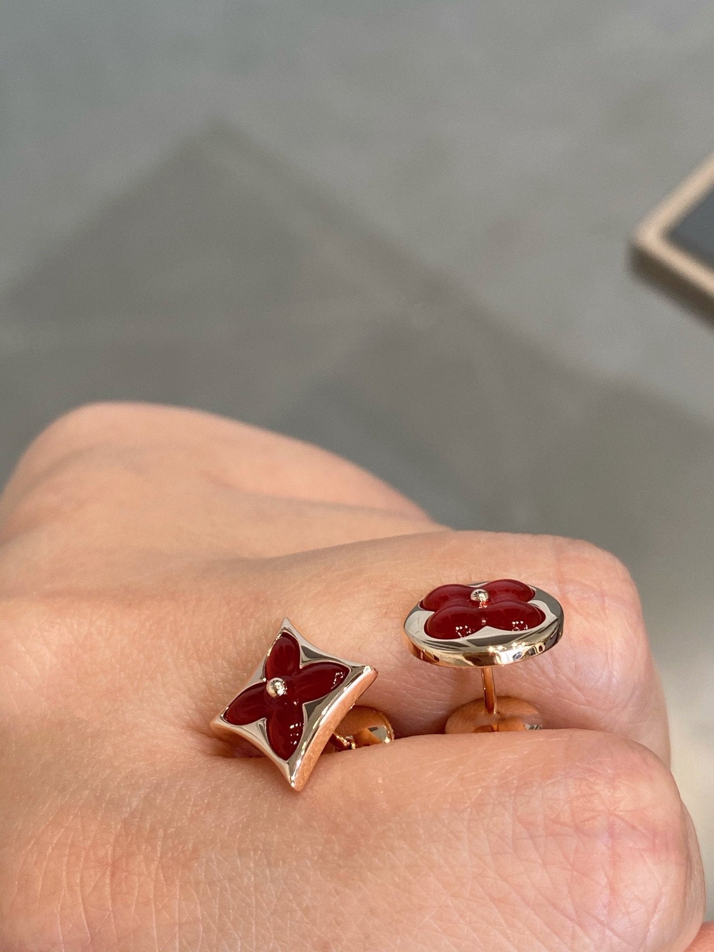 [Angela Jewellery]STAR AND SUN PINK GOLD CARNELIAN STUD EARRINGS