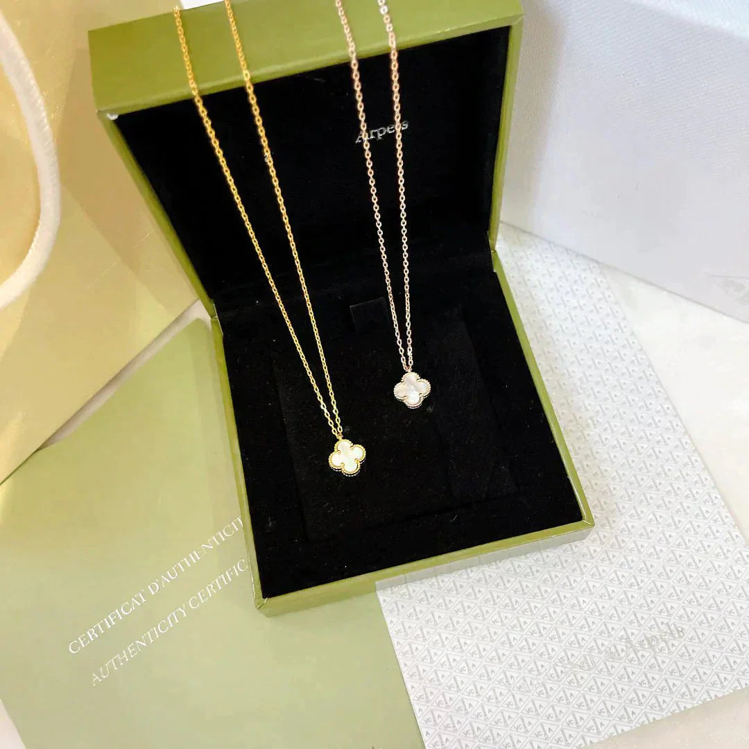 [Angela Jewellery]CLOVER MINI 9.5MM WHITE MOTHER-OF-PEARL NECKLACE
