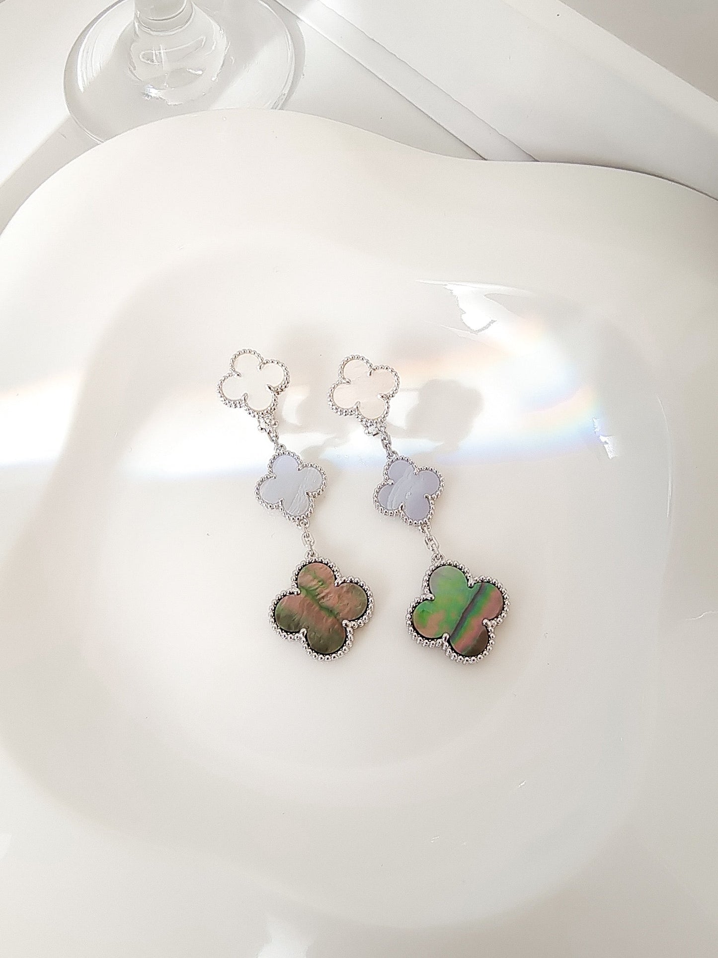 [Angela Jewellery]CLOVER 3 MOTIFS CHALCEDONY DARK MOP SILVER EARRINGS