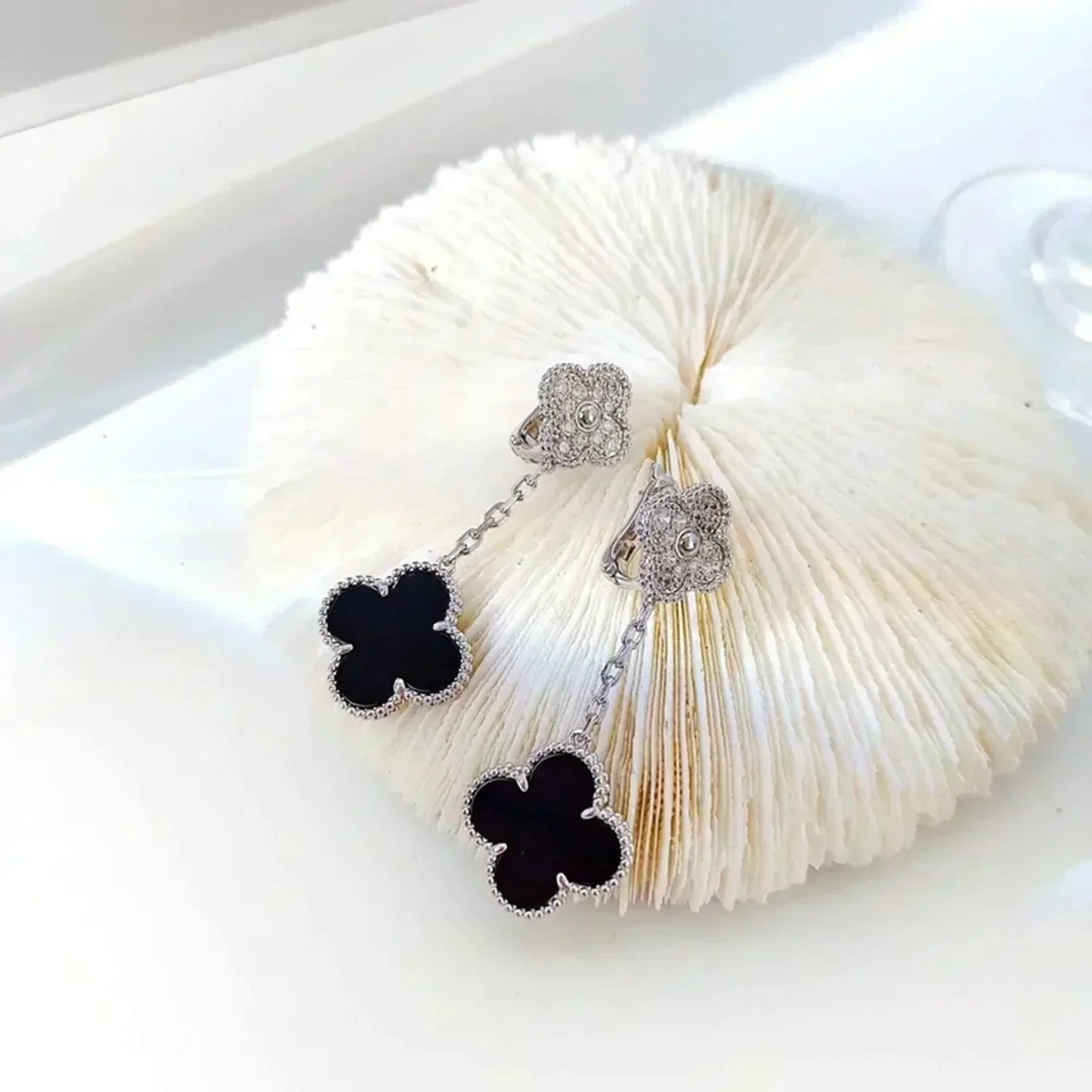 [Angela Jewellery]CLOVER 2 MOTIFS  DIAMOND ONYX EARRINGS SILVER