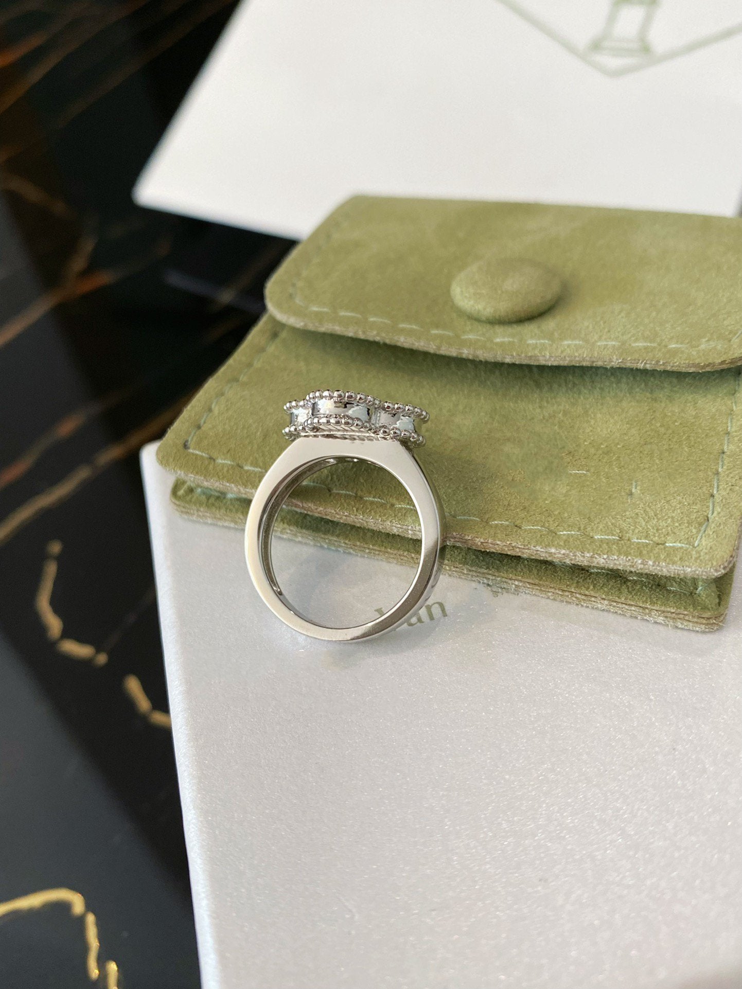 [Angela Jewellery]CLOVER SILVER RING