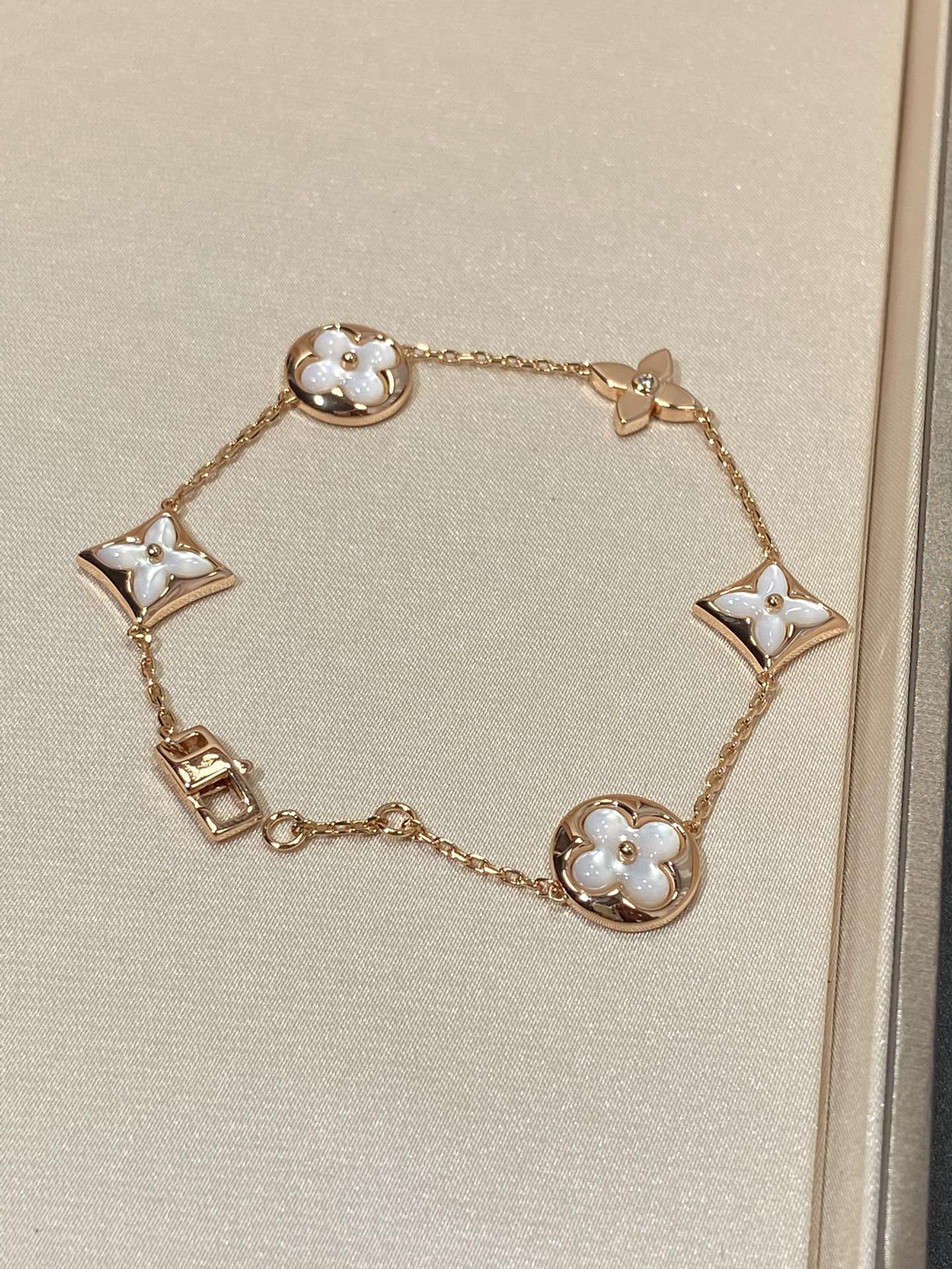 [Angela Jewellery]STAR AND SUN 5 MOTIF MOP PINK GOLD BRACELET