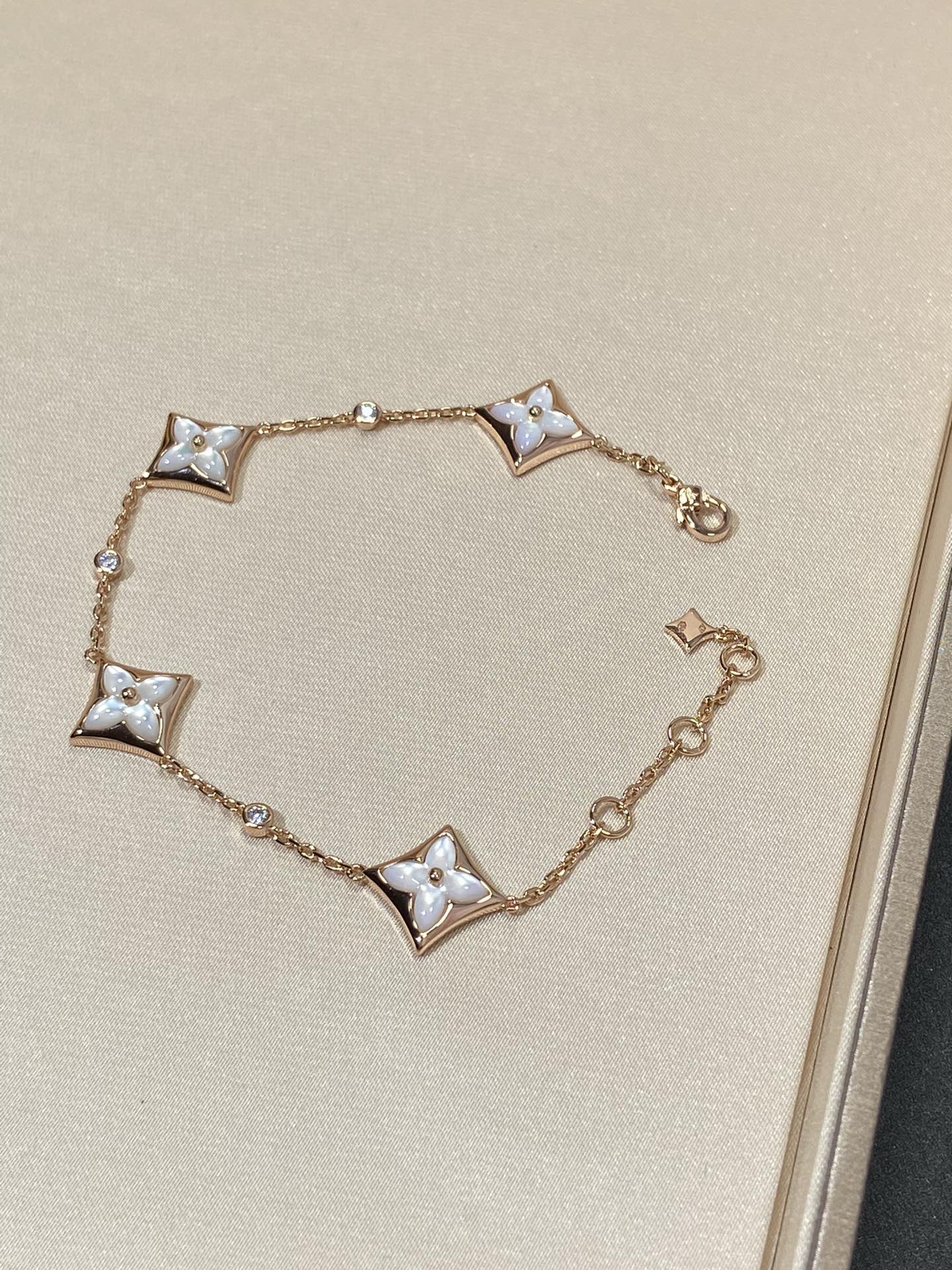 [Angela Jewellery]STAR 4 MOTIF MOP DIAMOND PINK GOLD BRACELET