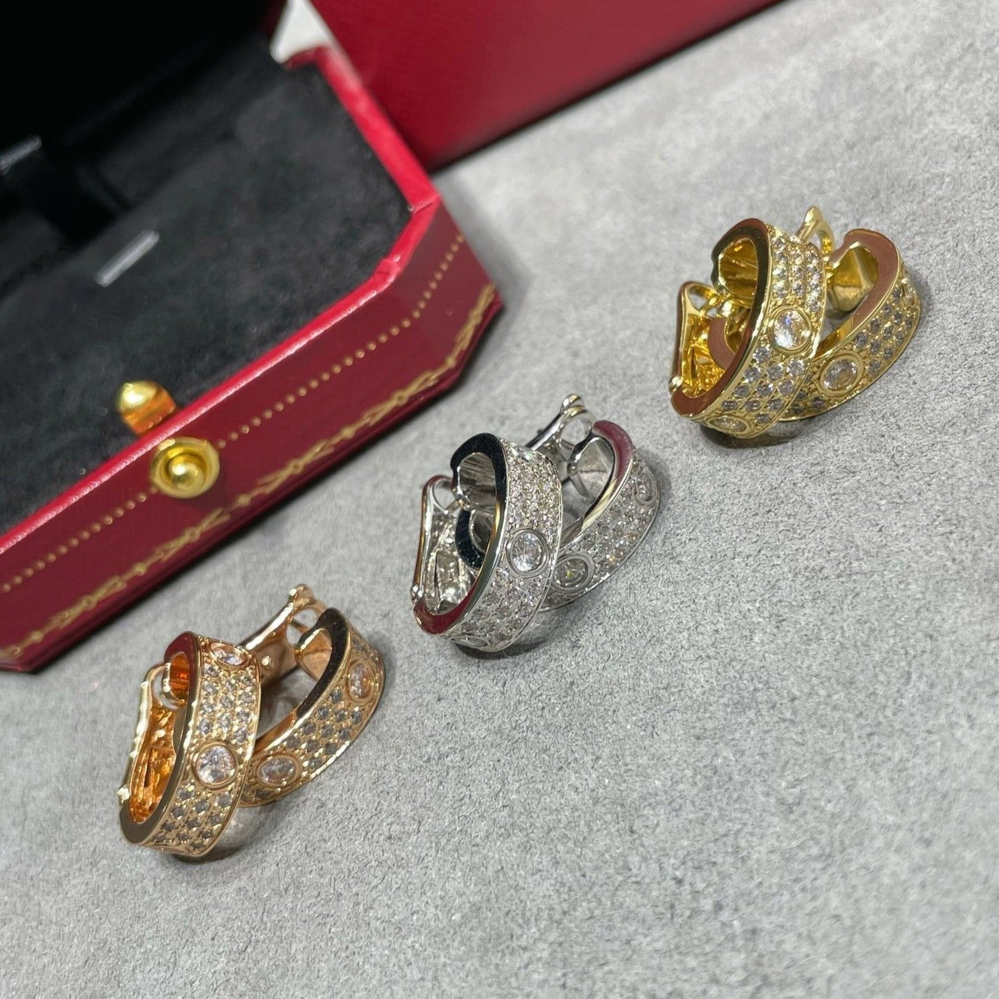 [Angela Jewellery]LOVE 5.5MM DIAMOND PAVED EARRINGS