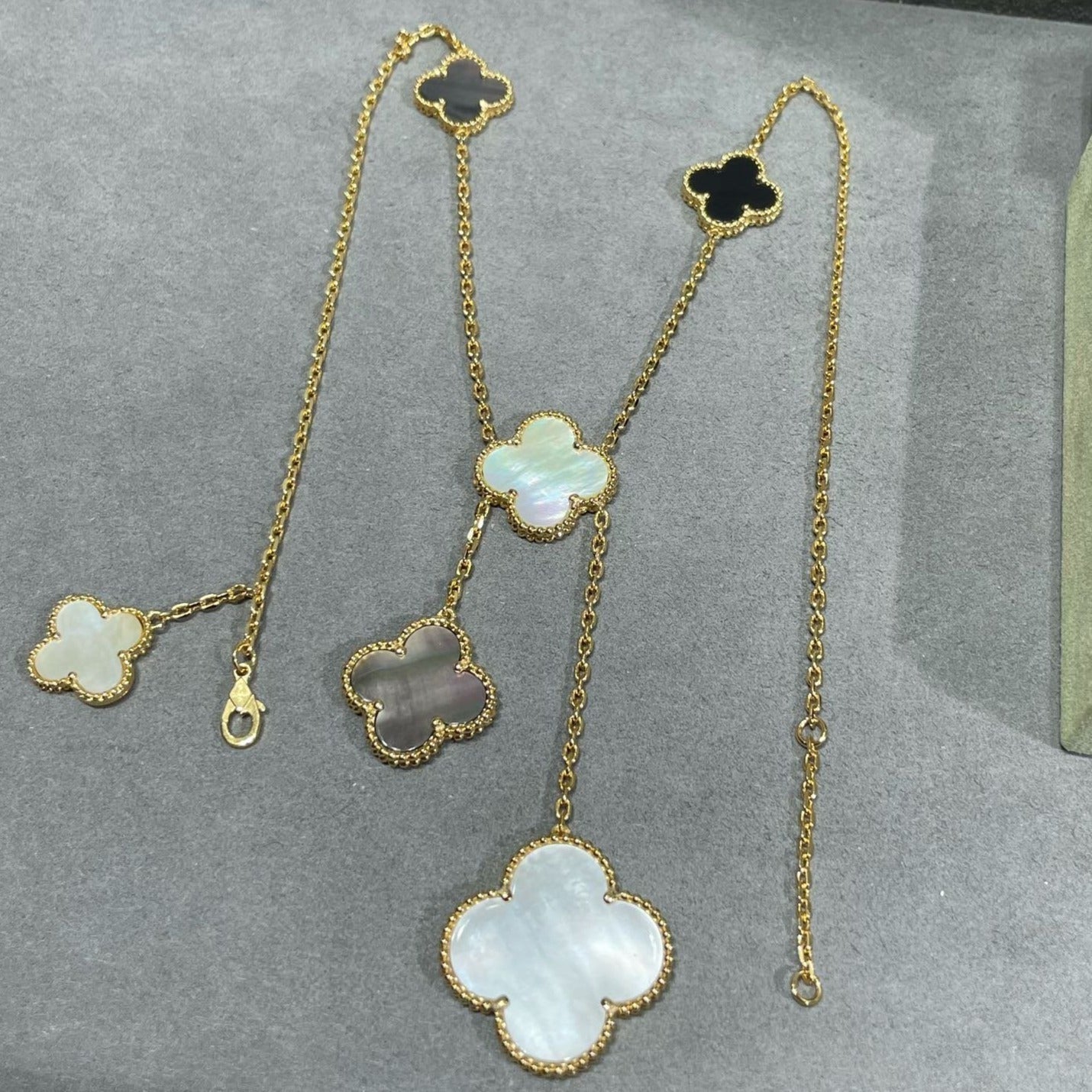 [Angela Jewellery]CLOVER 6 MOTIF MOP ONYX GOLD NECKLACE